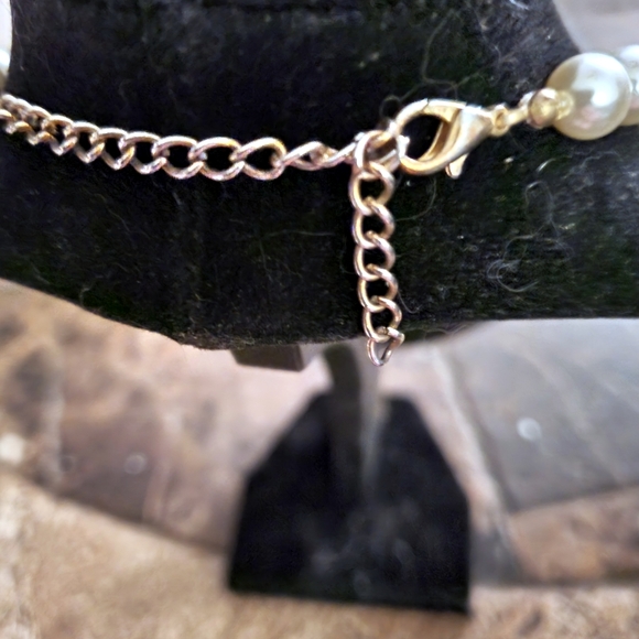 16" pearl necklace graduated from small to large - Picture 2 of 2